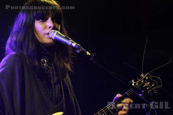 SCHOOL OF SEVEN BELLS - 2009-03-05 - PARIS - Point Ephemere - 